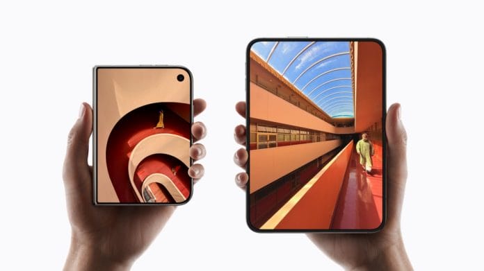 SimianX AI iPhone Duo shown closed with its 5.4-inch outer display and opened to its 7.6-inch inner display SimianX AI iPhone Duo shown closed with its 5.4-inch outer display and opened to its 7.6-inch inner display